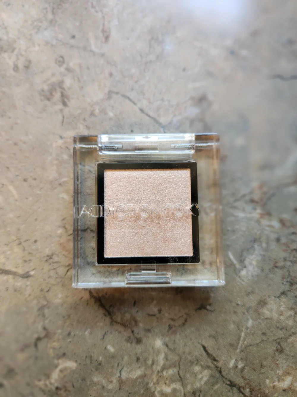 Addiction TOKYO Shimmer Eyeshadow - Soft Champagne